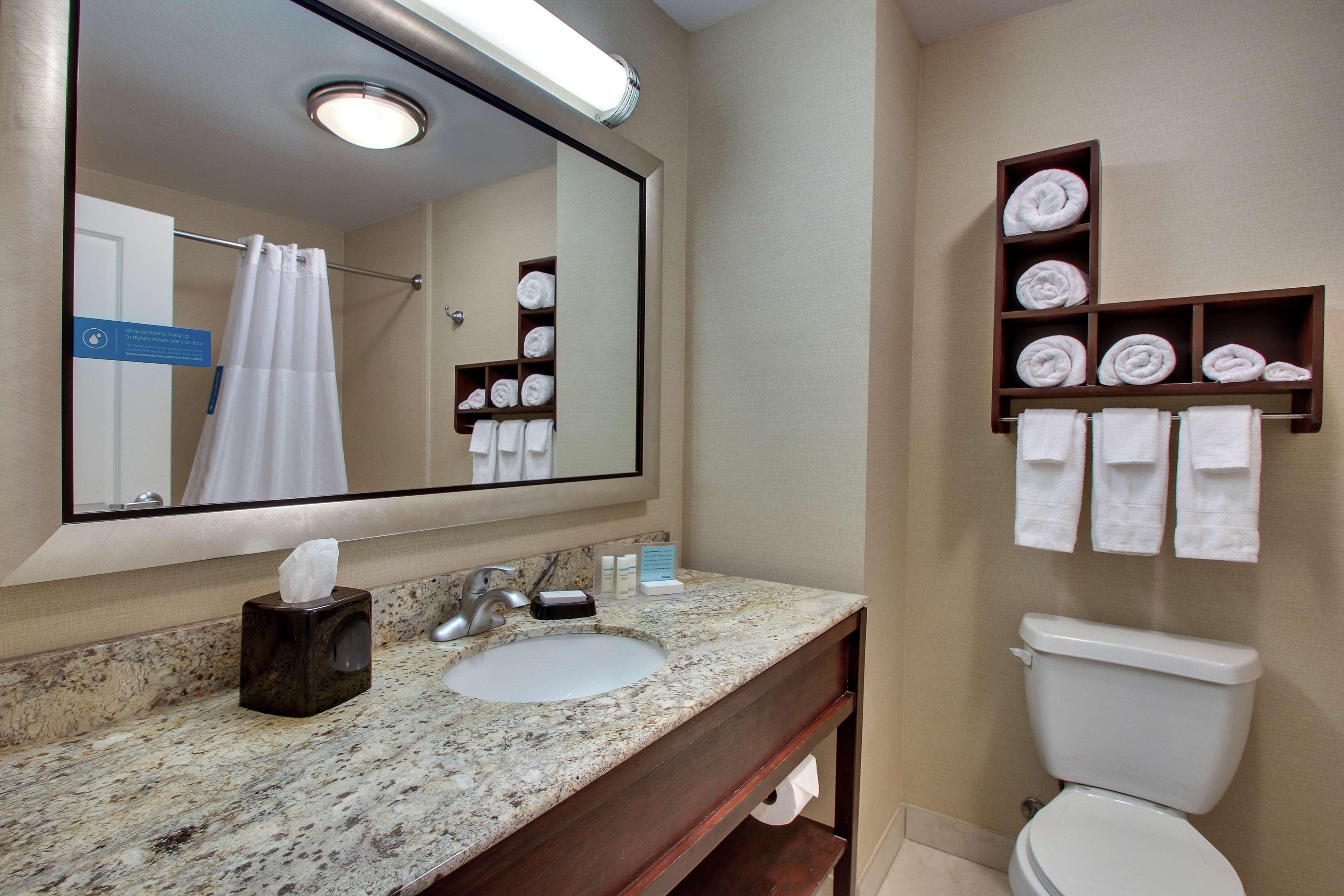 Hampton Inn Vernon Exteriér fotografie